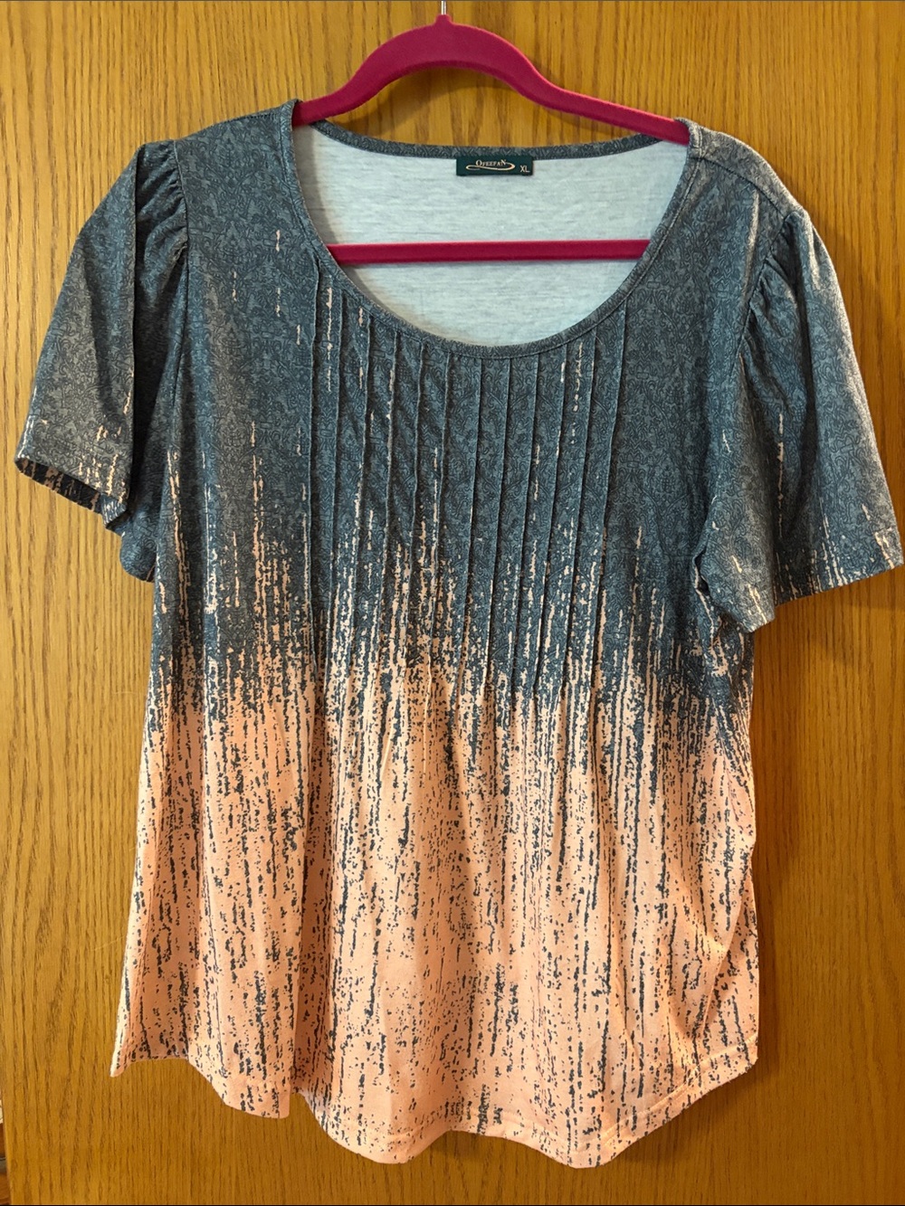 Pleated Two-Tone Gray and Pink Short Sleeve Top